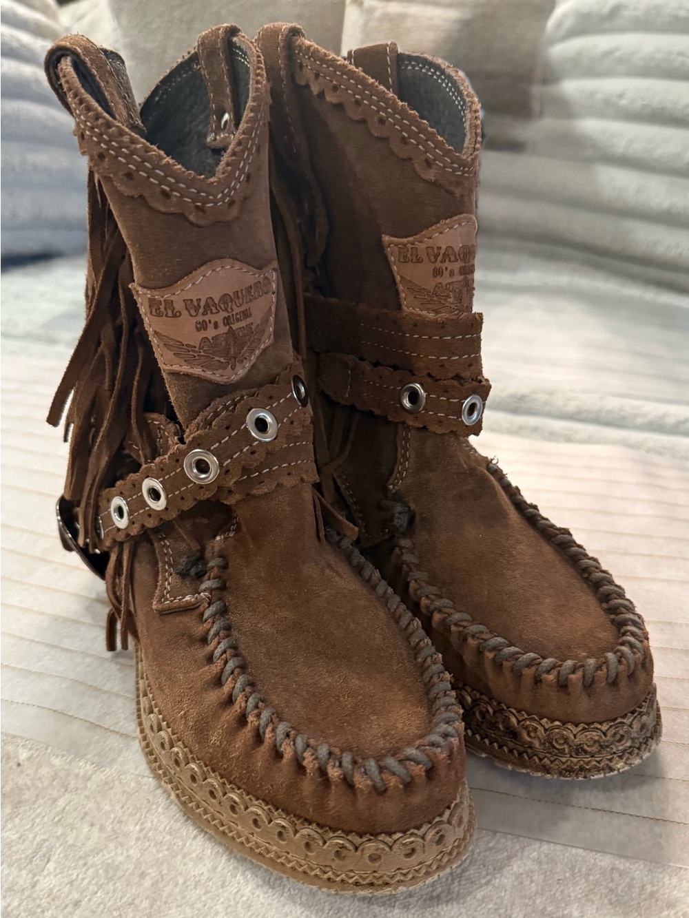 LIKE NEW- El Vaquero Arya Brown Suede Fringe Moccasin Boots. WORN ONCE. Size 37